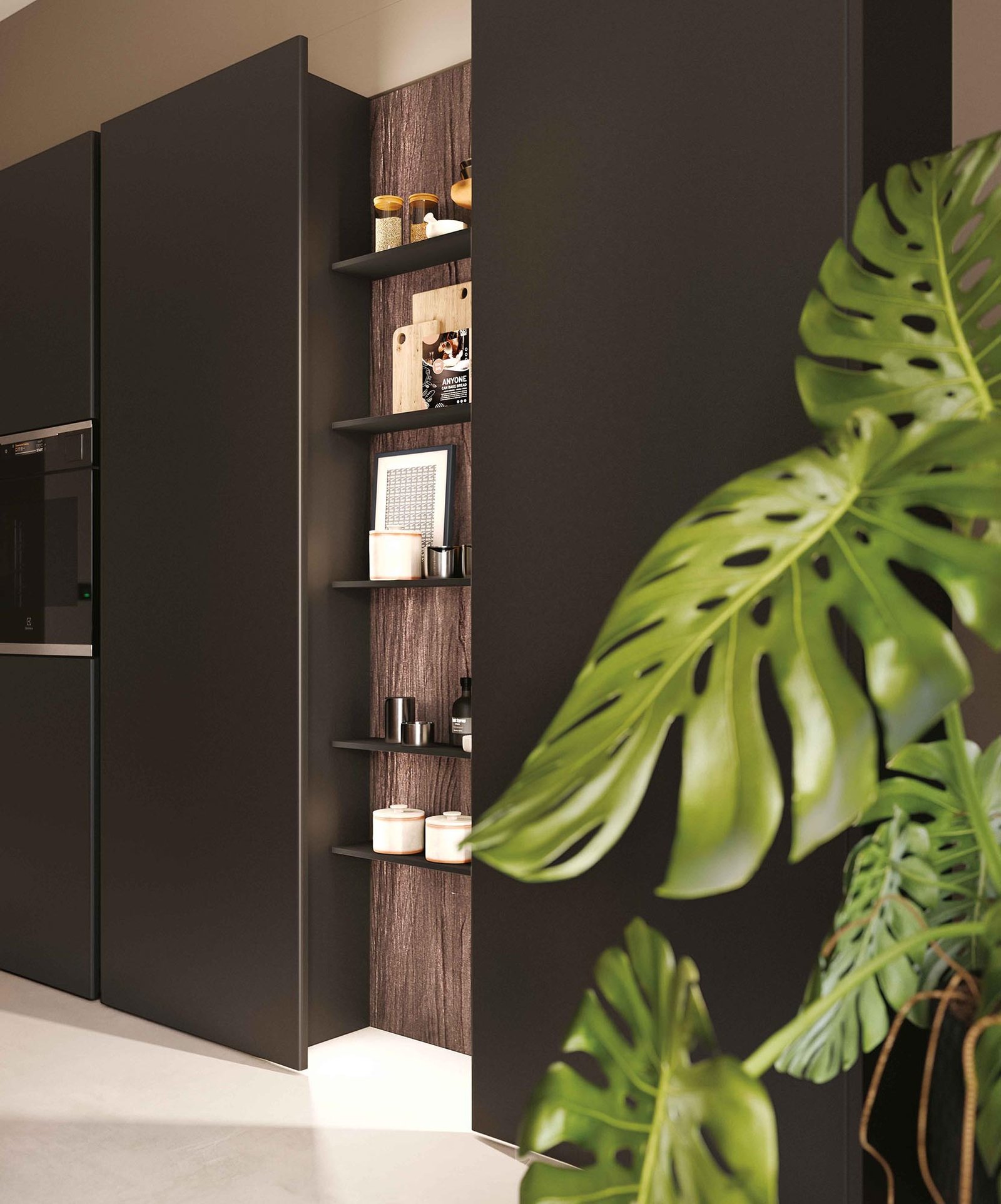 Cucina a isola con boiserie - immagine 5